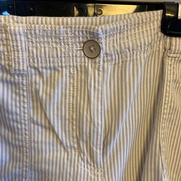NWOT tan/ white Ann Taylor Loft shorts , 16 - Picture 4 of 7